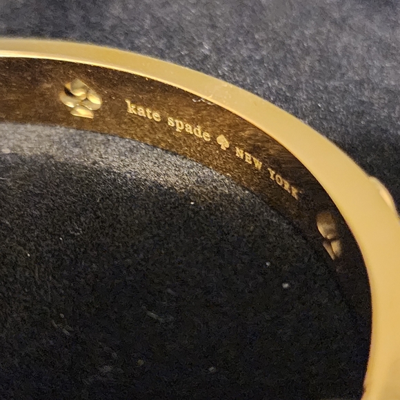 Kate Spade Gold studded hinged bangle bracelet "Spot The Spade" NWT! ♠️ - Picture 10 of 16